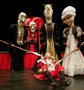 Teatr olbrzymów i liliputów