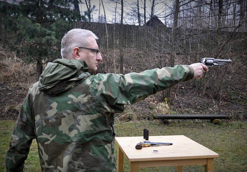 Poseł Pięta w NSZ