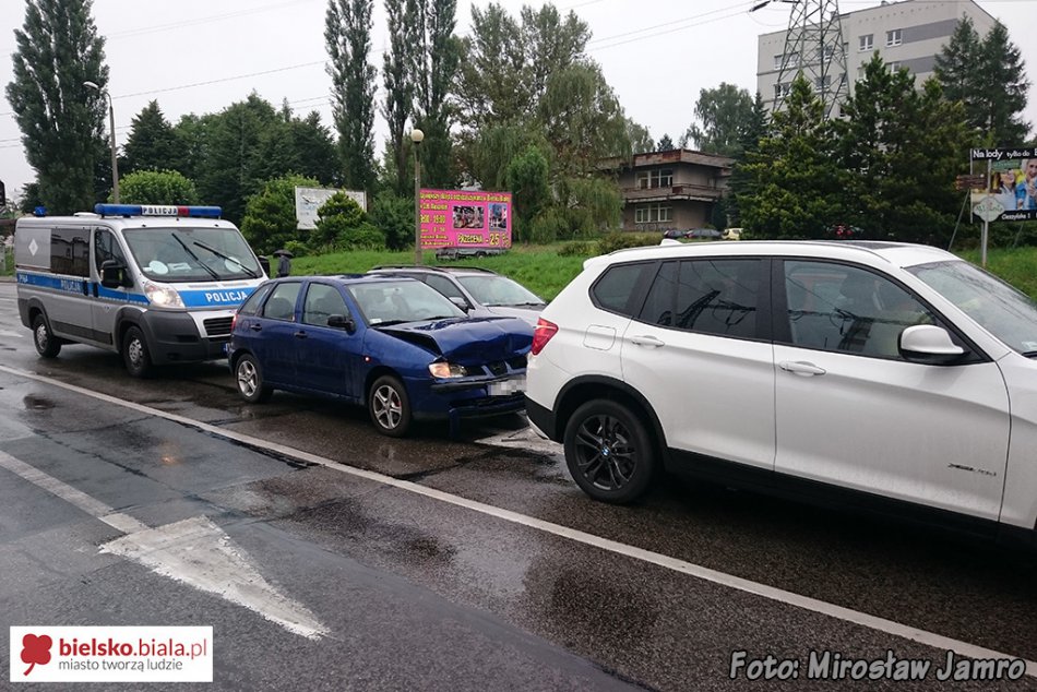 Najechał na tył bmw - foto