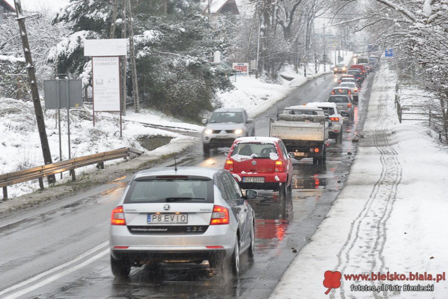 Ślisko i bardzo niebezpiecznie: karambol od rana