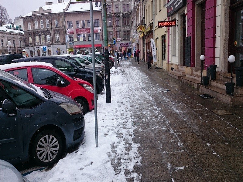 Śnieg trzeba usunąć niezwłocznie albo mandat