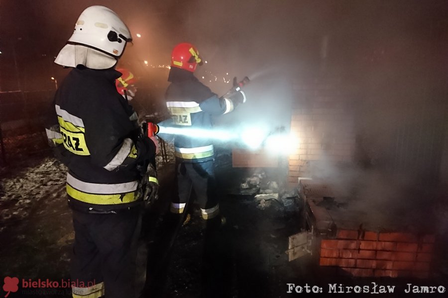 Pożar na ogródkach działkowych - foto