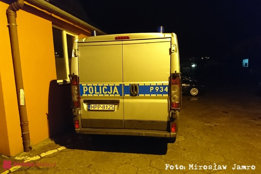 Tajemnicza śmierć w budynku przy Grażyńskiego - foto