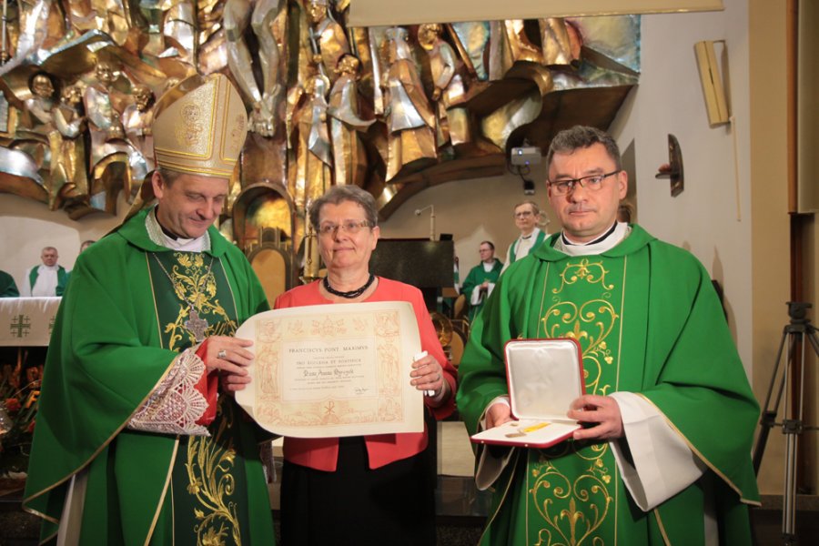 Papież przyznał bielskiej lekarce wysokie odznaczenie - foto