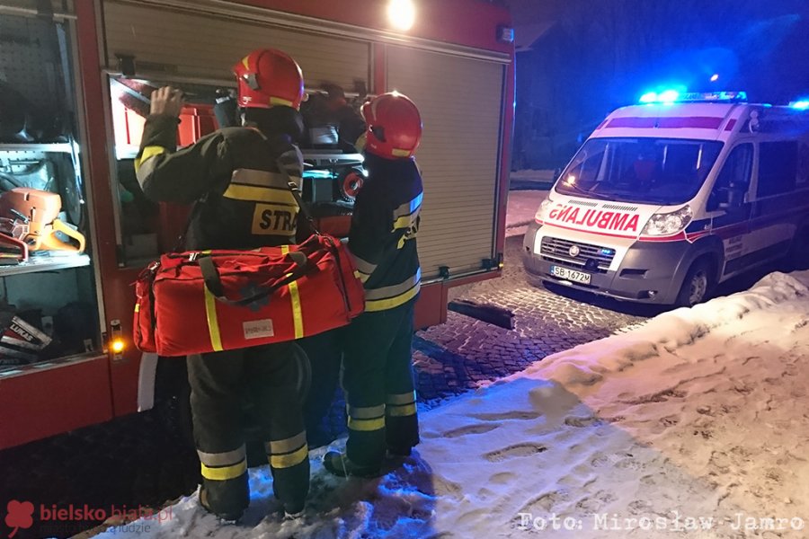 Spadł z łóżka i nie mógł wstać - foto