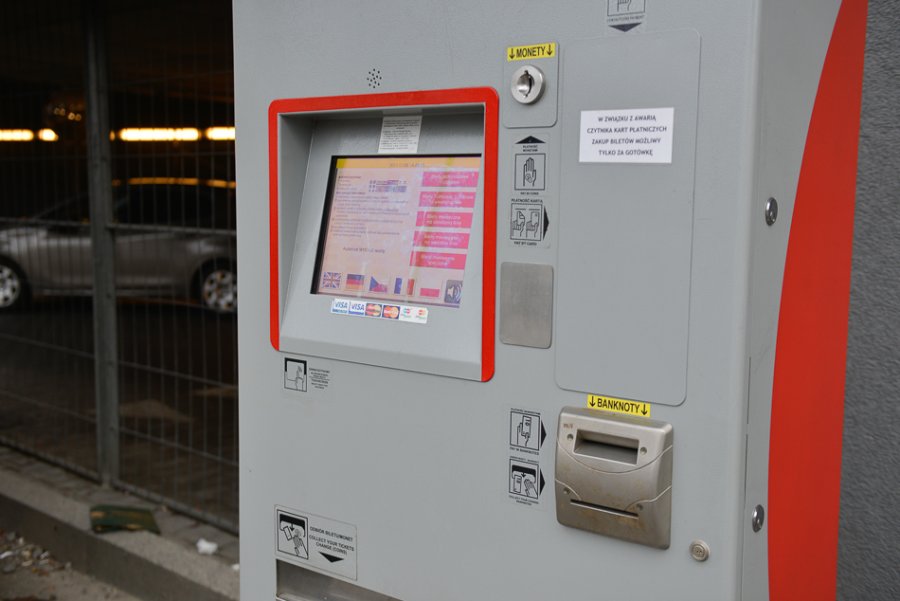 Gmina kupi trzy biletomaty. Zasili je energia słoneczna