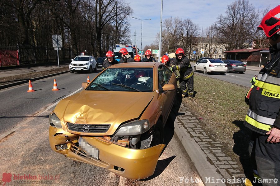 Zderzenie trzech aut. W jednym jechała rodzina z dwójką dzieci - foto