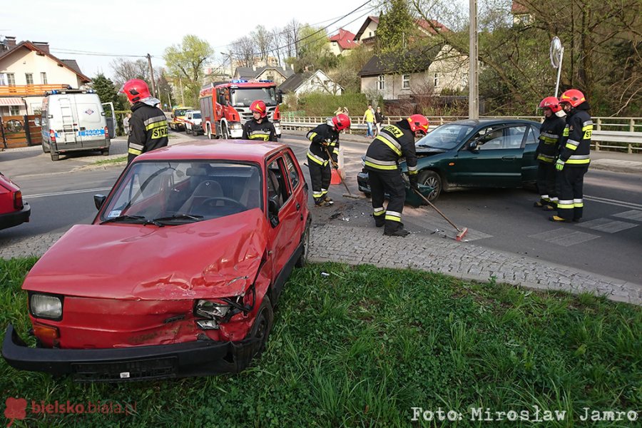 Na Karpackiej trafił w "malucha" - foto