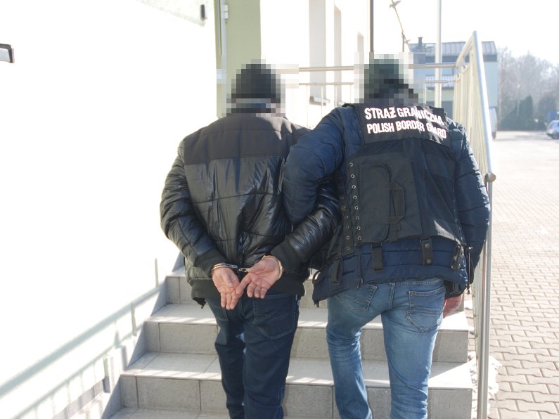 Cudzoziemiec z nakazem natychmiastowej deportacji