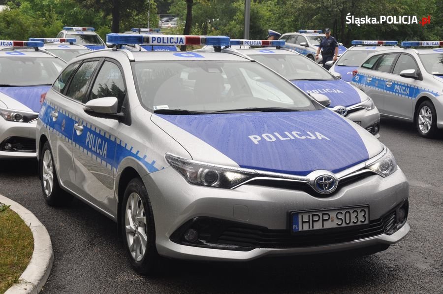 Nowe radiowozy hybrydowe dla bielskiej policji - foto