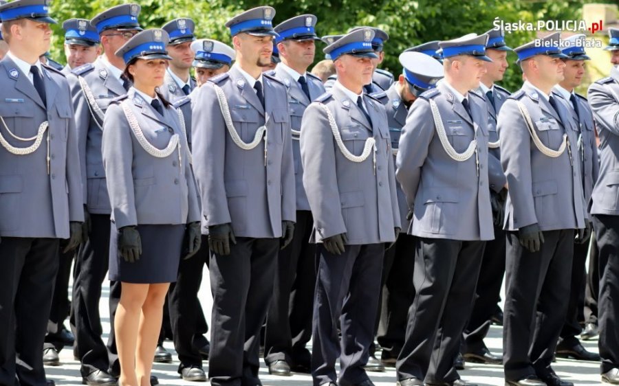 Ponad dwieście awansów w bielskiej policji. Medale od Prezydenta RP