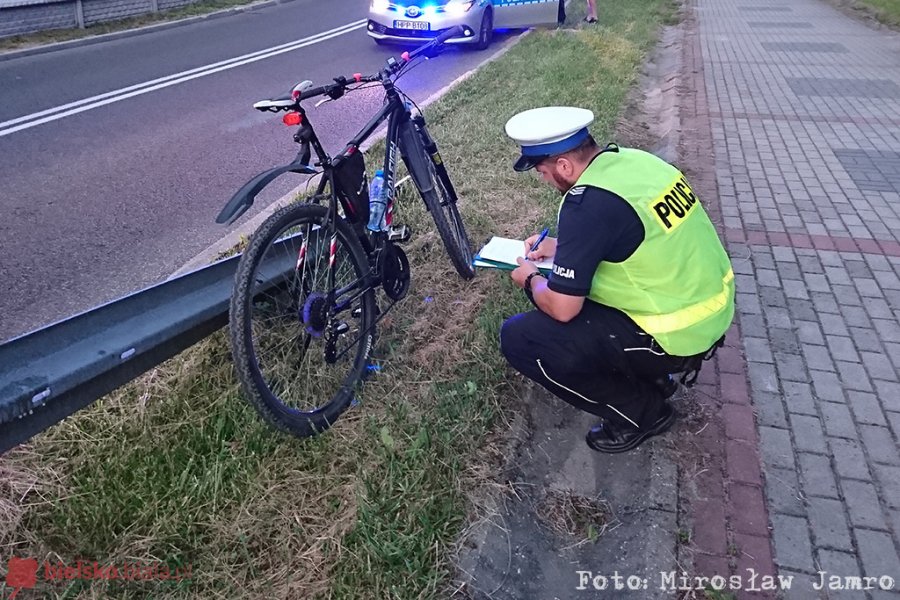 Rowerzysta potrącił pijanego w okolicach Dębowca. "Chyba chciałem iść w góry" - foto