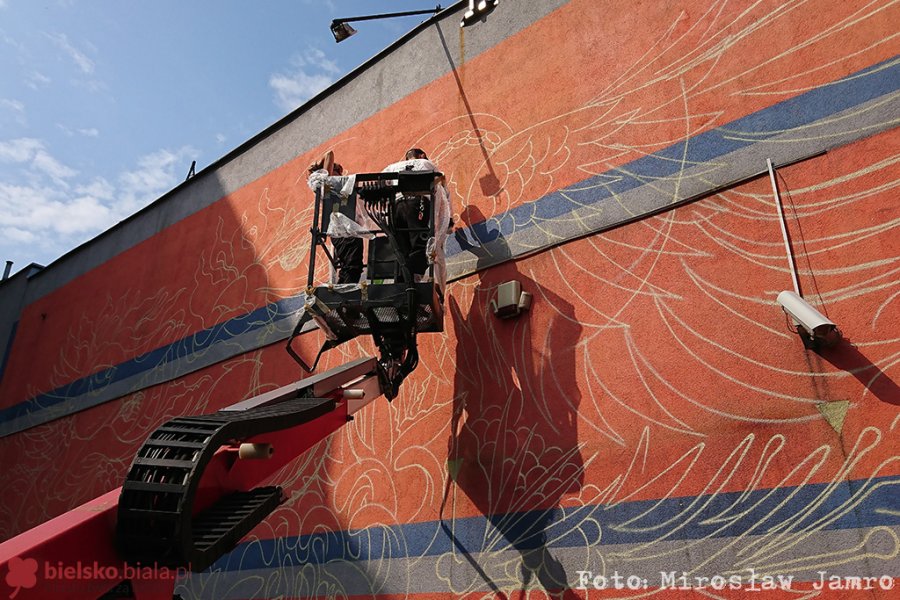 Atrakcyjny mural powstaje w centrum Bielska-Białej - foto