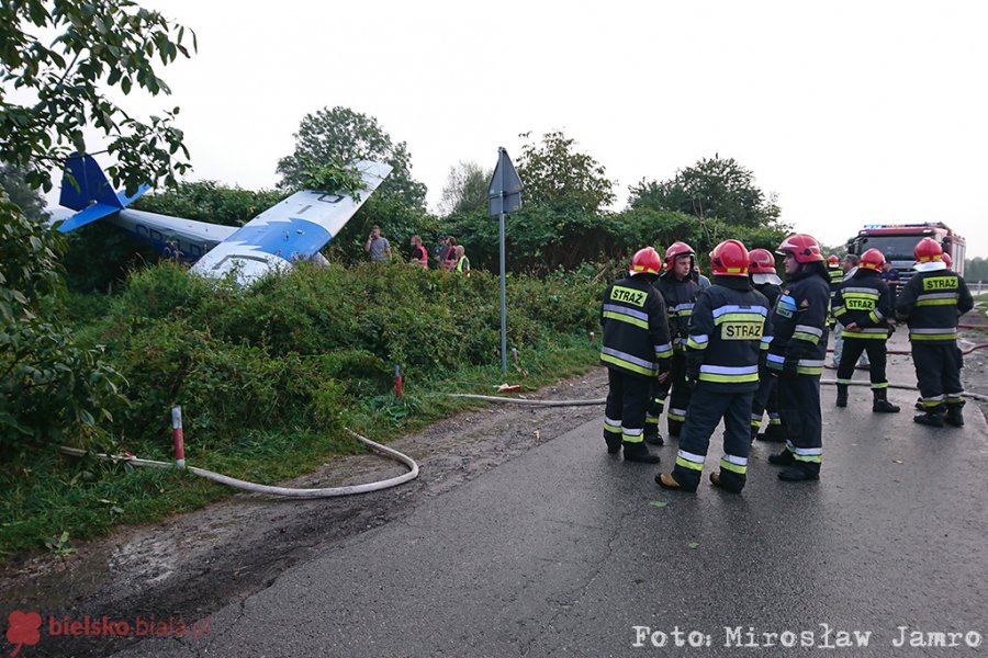 Wypadek na bielskim pikniku lotniczym. Samolot runął na ziemię - foto