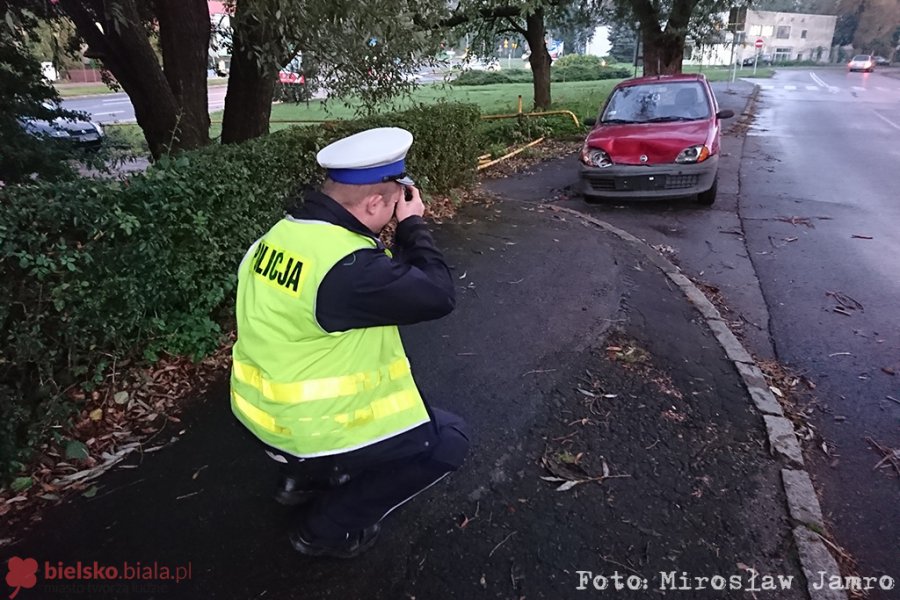 Trzecie klasyczne najechanie na tył. Śliska jezdnia - foto