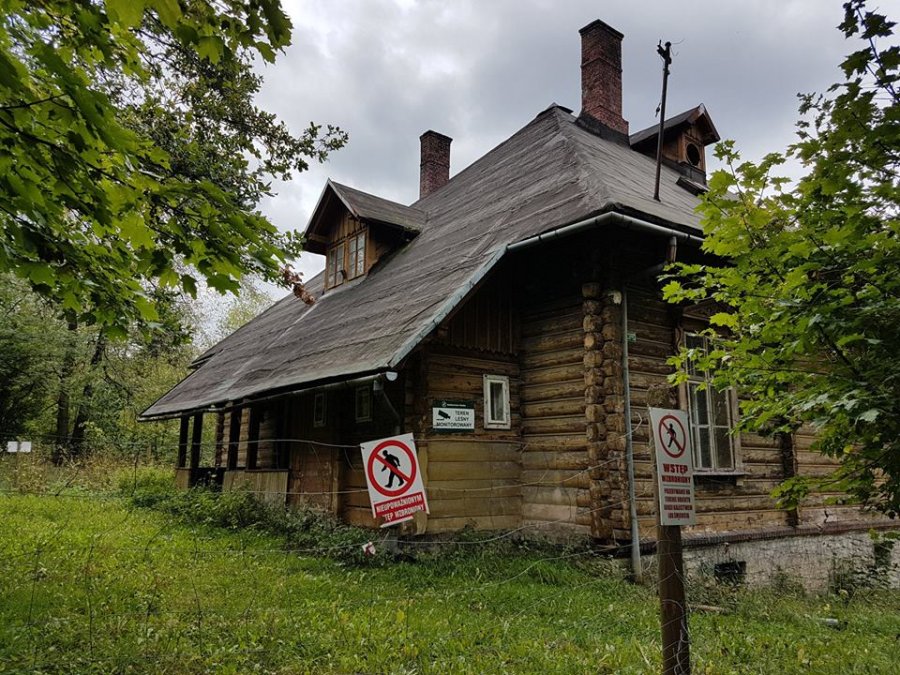 Umierająca leśniczówka w Lipniku czeka na ratunek