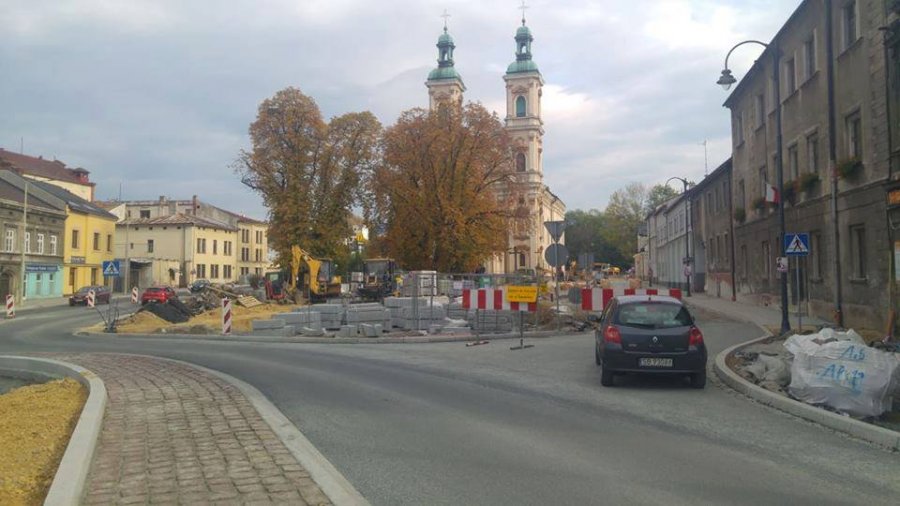 Ważna ulica w Bielsku-Białej już przejezdna w obu kierunkach - foto