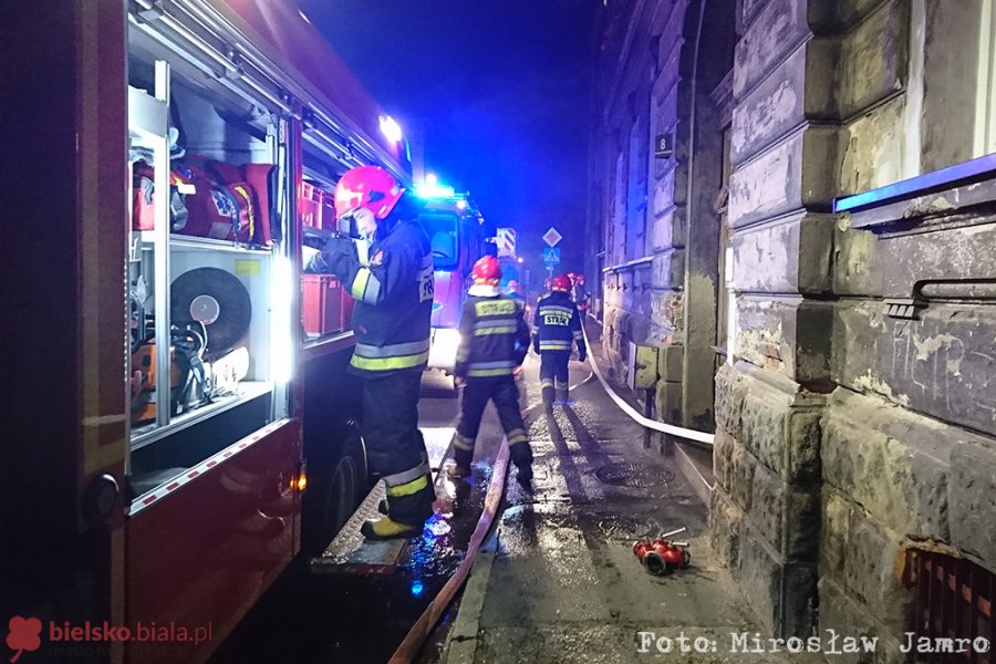 Pożar w piwnicy kamienicy przy Paderewskiego - foto