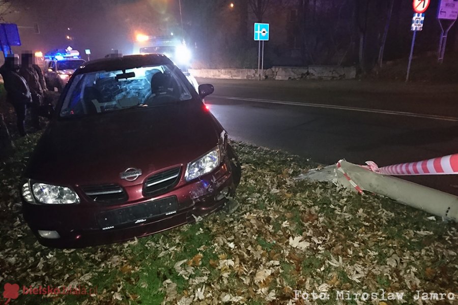 Nocne koszenie latarni. Bardzo trudne warunki na drogach! - foto