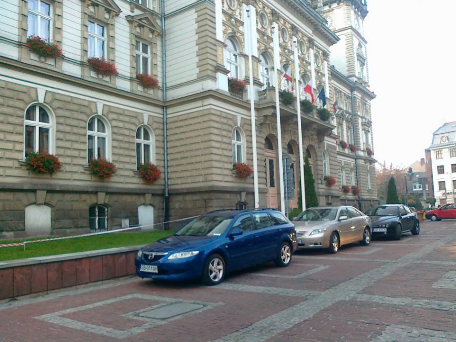 Ratusz kupił nowy samochód. To skoda superb z 200-konnym silnikiem