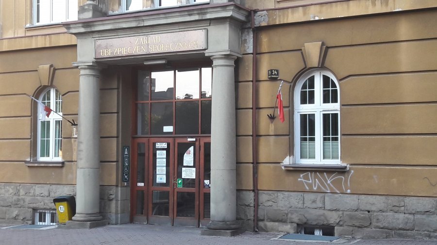 Lepiej nie zarabiać za dużo! Nowe limity kwot dorabiania dla emerytów