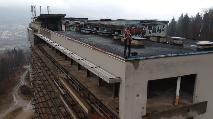 Znany youtuber eksplorował wnętrza Stalownika. Nagranie bije rekordy - FILM
