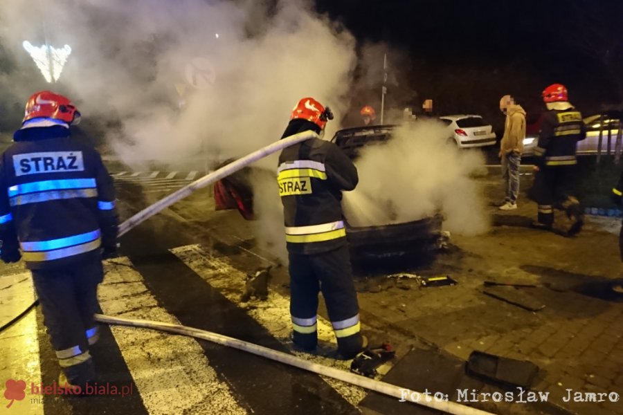 Na Partyzantów spłonęło bmw - foto