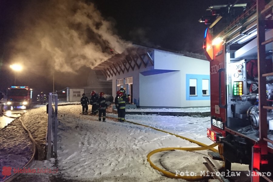 Pożar budynku prywatnej firmy w Wapienicy - foto