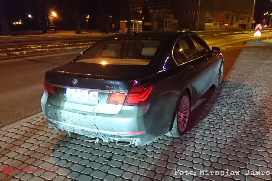 Zderzenie toyoty z wypasionym bmw za ok. 500 tys. zł - foto