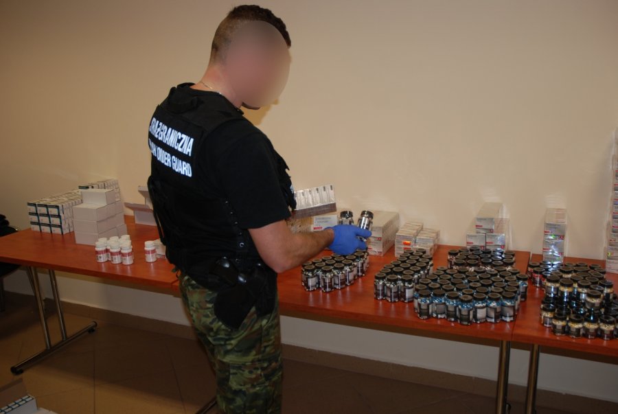 Zaskakujące wyniki rutynowej kontroli. Anaboliki za 670 tys. zł - foto