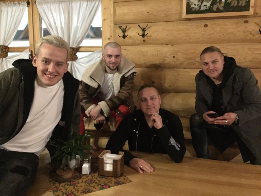 Bracia Golec rapują w bielskim klubie. Miliony odsłon na YouTube - film