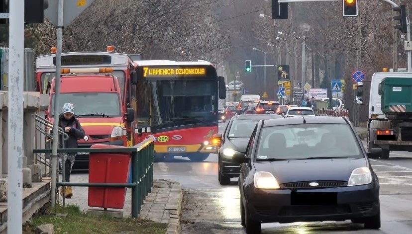 Nowe utrudnienia na Cieszyńskiej. Eurovia przeprasza kierowców i pieszych