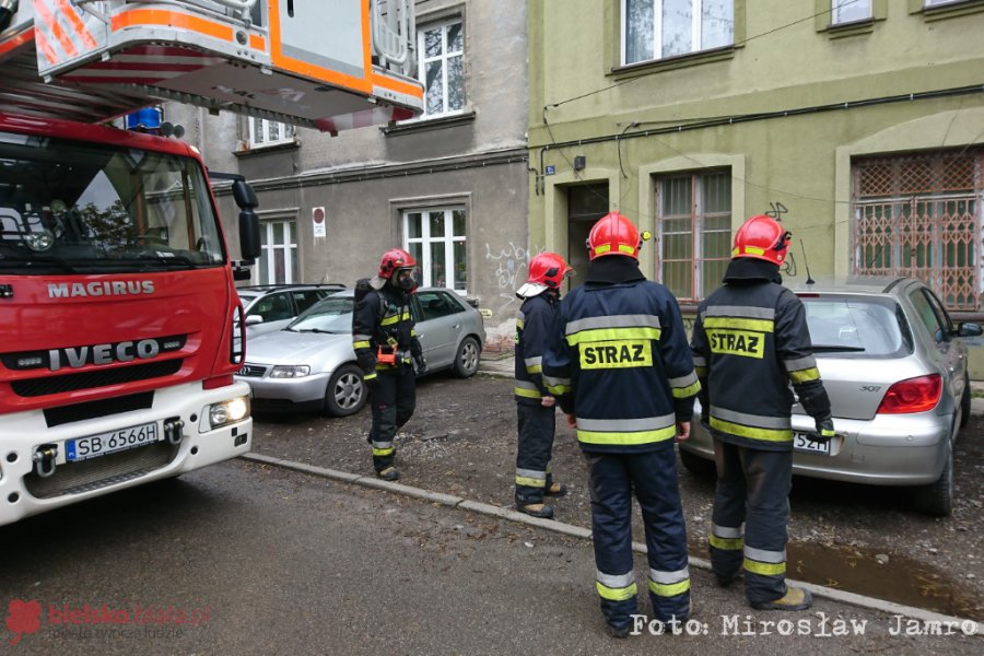 Świąteczną ciszę przerwał alarm. Akcja strażaków na Ogrodowej - film