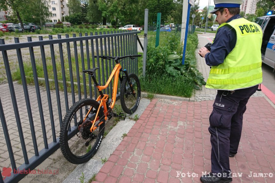 Potrącenie rowerzysty na ścieżce rowerowej. Mężczyzna utracił przytomność - foto