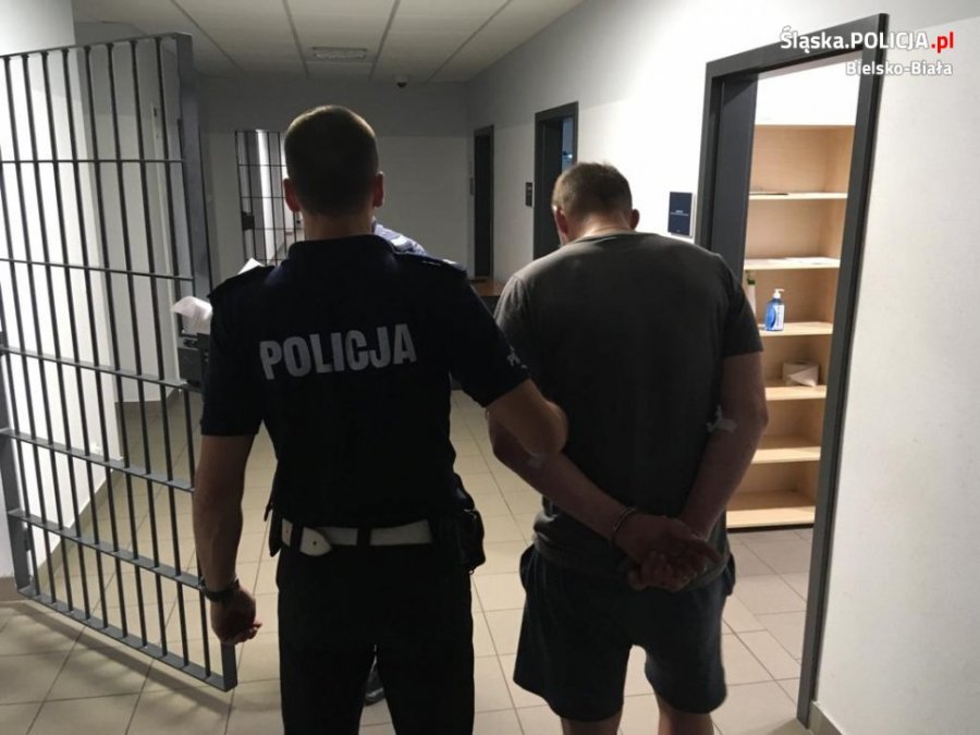 Kierowca z kilogramem marihuany chciał przekupić policjantów - foto