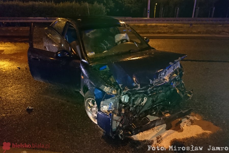 Pijany staranował barierę na Andersa. "Piłem tylko sok jabłkowy i jadłem jabłka" - foto