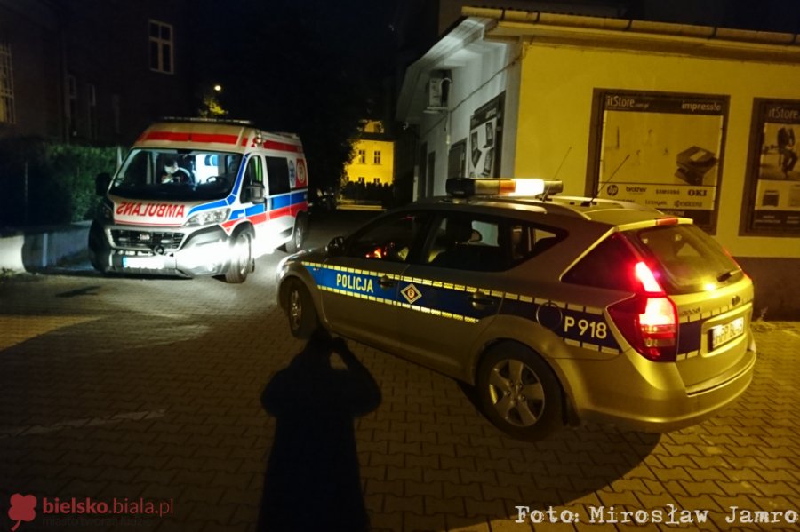 Nietrzeźwy stał na dachu budynku. Chciał targnąć się na życie - foto