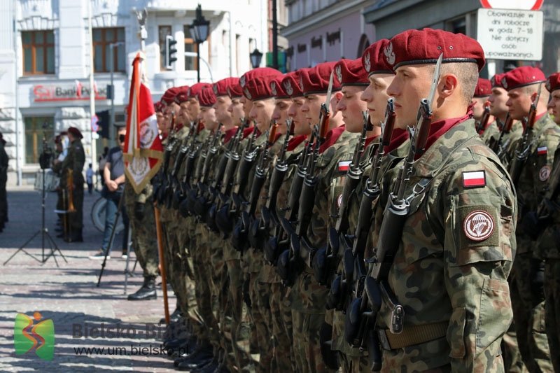 Wojsko organizuje uroczystości. Apel pamięci i przemówienie dowódcy