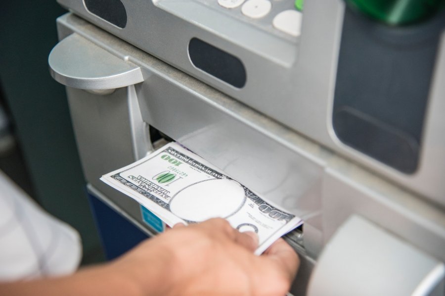 Jaki bank wybrać, otwierając konto osobiste? Korzystne promocje