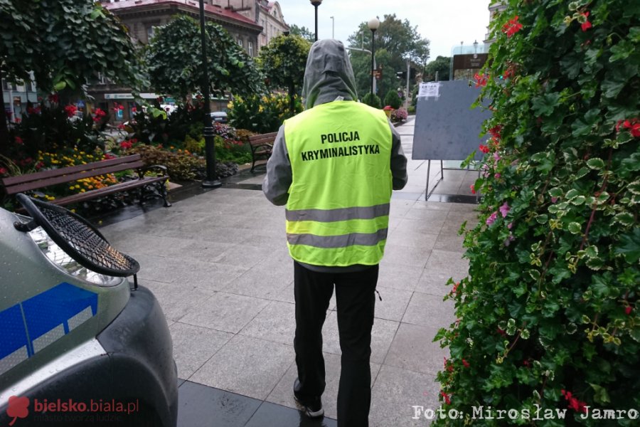 Śmierć kobiety na placu Chrobrego. Policja ustala okoliczności - foto