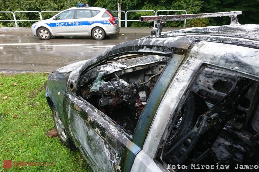 Wczoraj kupił fiacika, a dziś auto spłonęło - foto