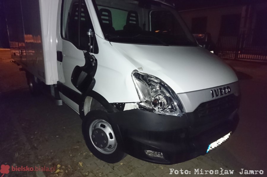 Tragedia w Pisarzowicach. Dostawczak śmiertelnie potrącił pieszą - foto
