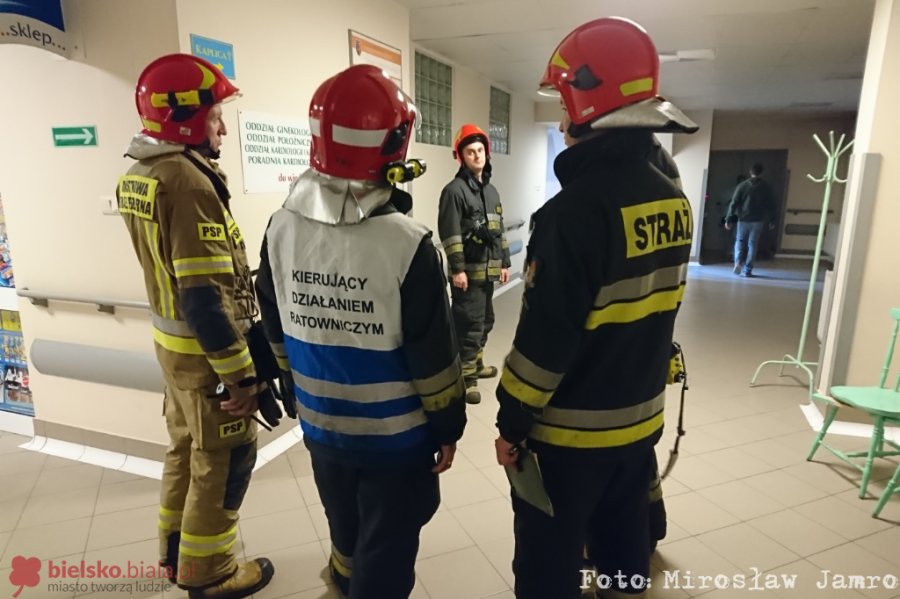 W budynku szpitala rozpylono gaz. Ewakuowano izbę przyjęć - foto