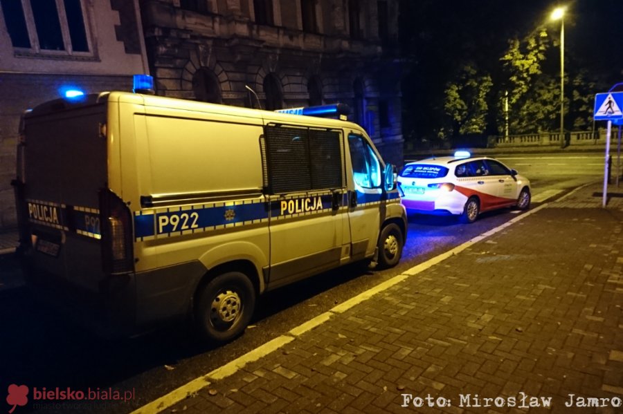 Celowo zderzył się z taksówką? Uciekł z miejsca zdarzenia - foto
