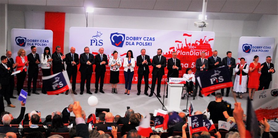 PiS wygrywa wybory parlamentarne. Pięć partii w Sejmie?