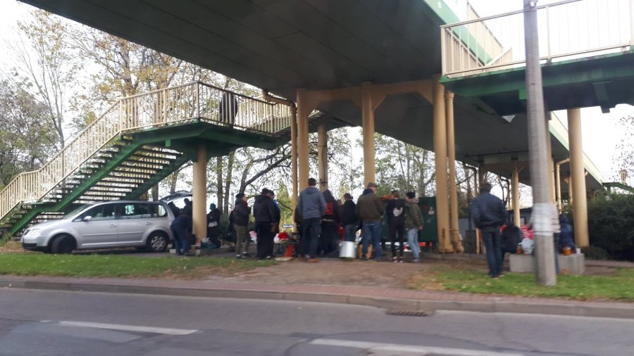 Zupa dyniowa pod kładką koło dworca. Nakarmili kilkadziesiąt osób