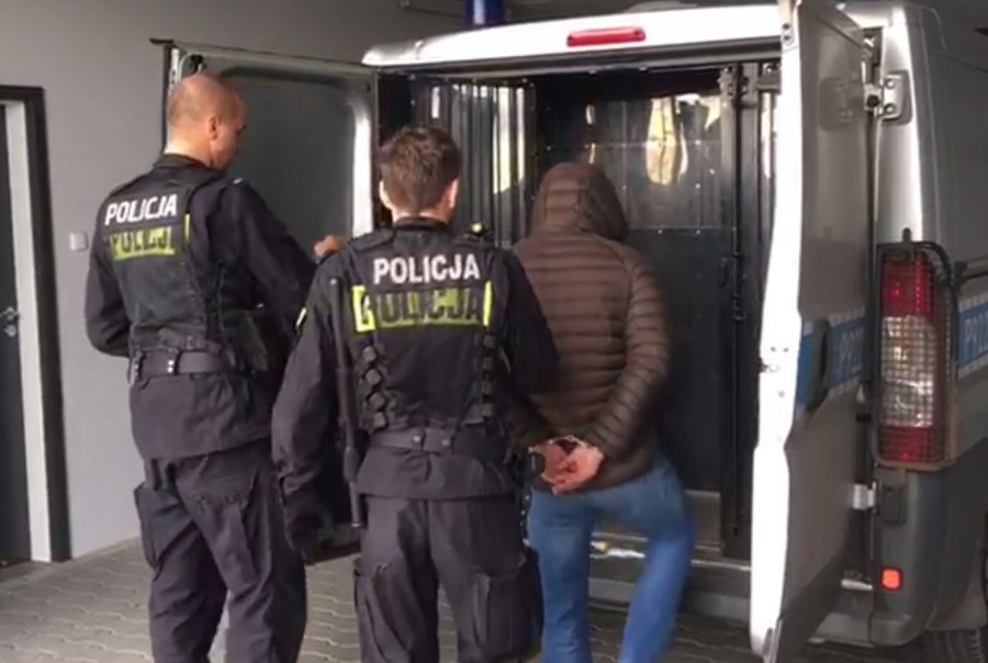 Napad w mieszkaniu na os. Karpackim. Bandyta zażądał 40 tys. zł - foto