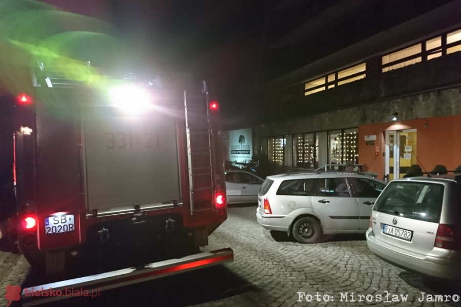 Zobaczyła snop iskier na dachu hotelu. Interweniowali strażacy - foto