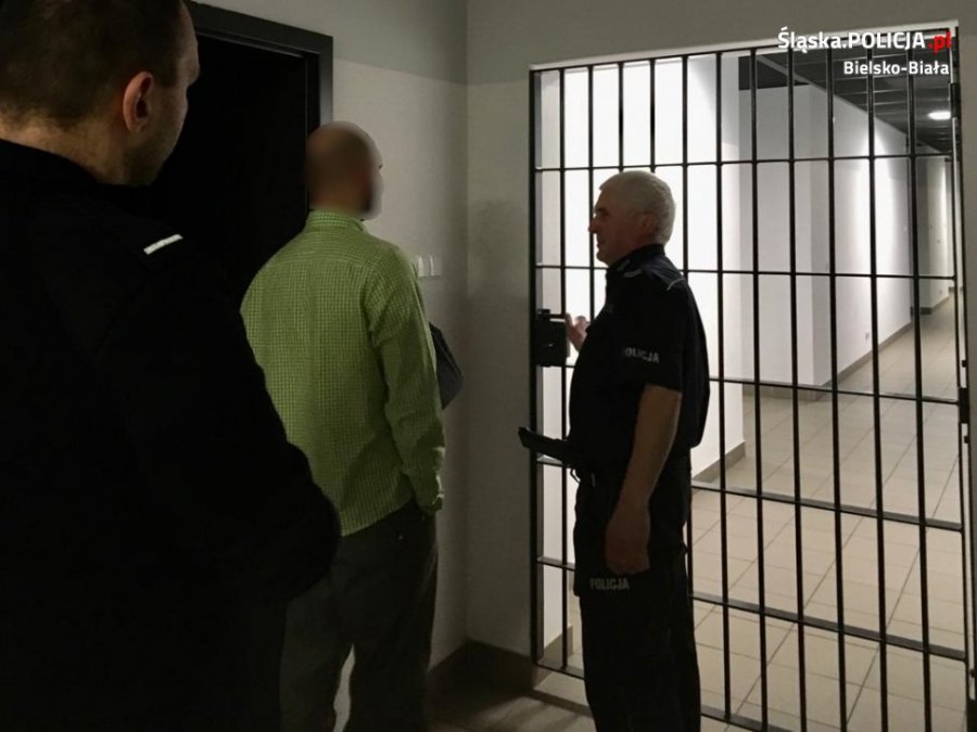 Widowiskowy pościg w Bielsku-Białej. Odważny kurier pojechał za sprawcą - foto