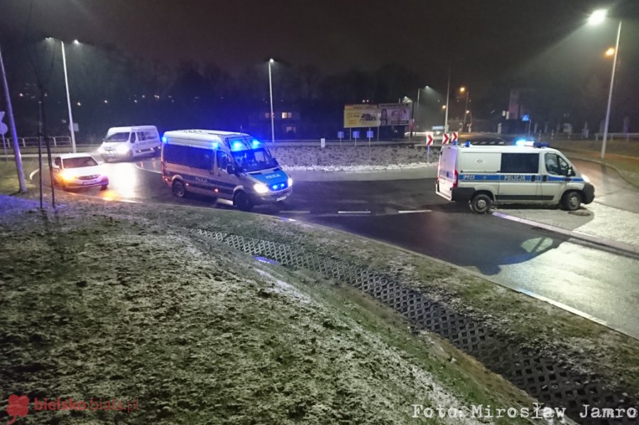 Zygzakiem na ekspresówce. Jechał na podwójnym gazie - foto